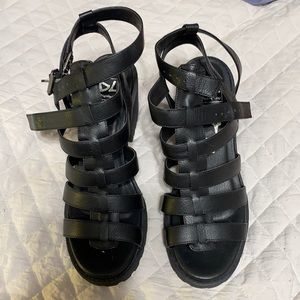 Dirty laundry black leather sandals